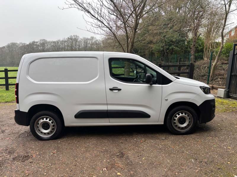 Peugeot Partner 1.5 Bluehdi 1000 Professional Premium Standard P OV73WJG White #4