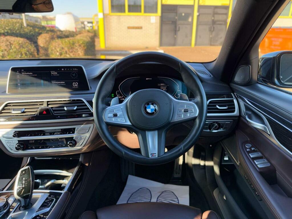 BMW 7 Series Saloon LA69JSX Black #4
