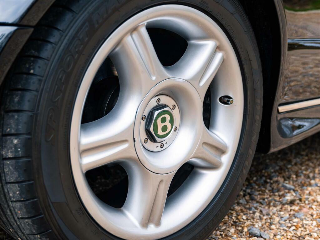 Bentley Continental 6.8 Le Mans Series Black #15