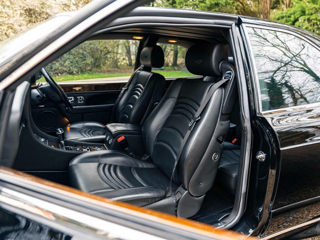 Bentley Continental 6.8 Le Mans Series Black #18