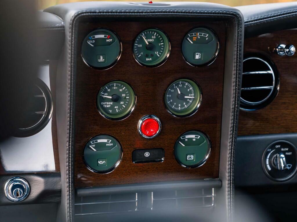 Bentley Continental 6.8 Le Mans Series Black #27