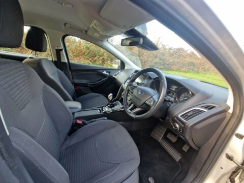 Ford Focus 1.6 Titanium Hatchback FJ15RZP Silver #2