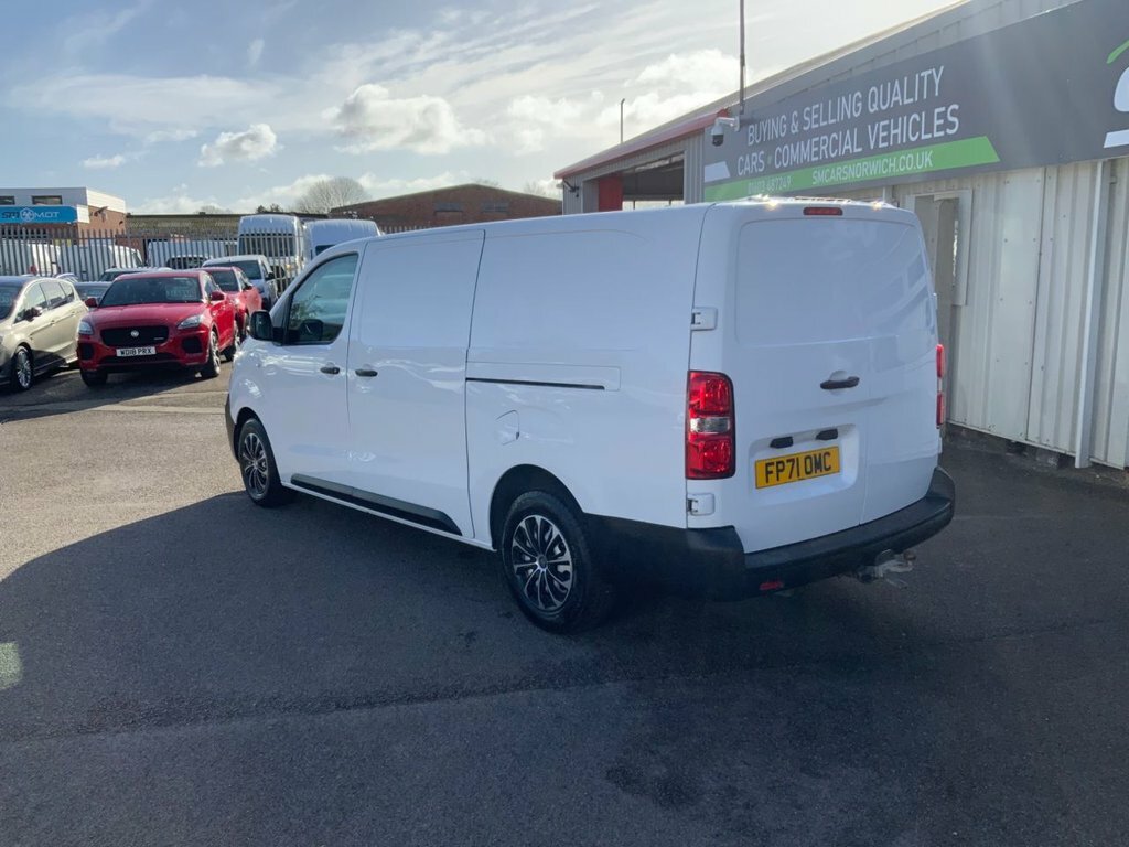 Vauxhall Vivaro 2L Dynamic 6Dr FP71OMC White #3