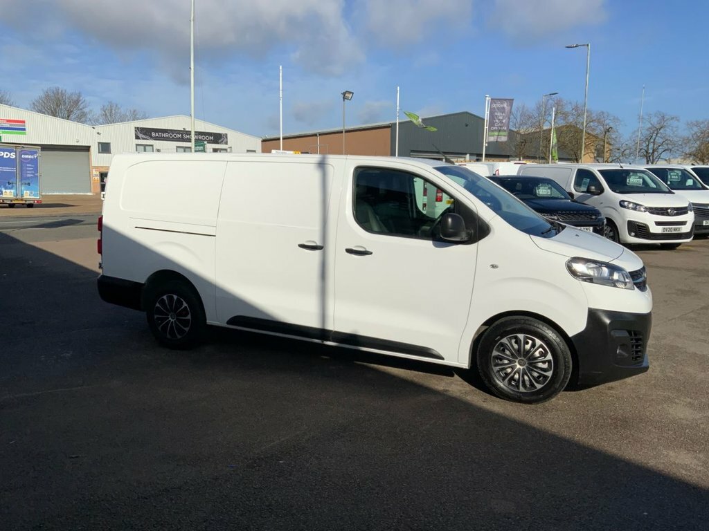 Vauxhall Vivaro 2L Dynamic 6Dr FP71OMC White #6
