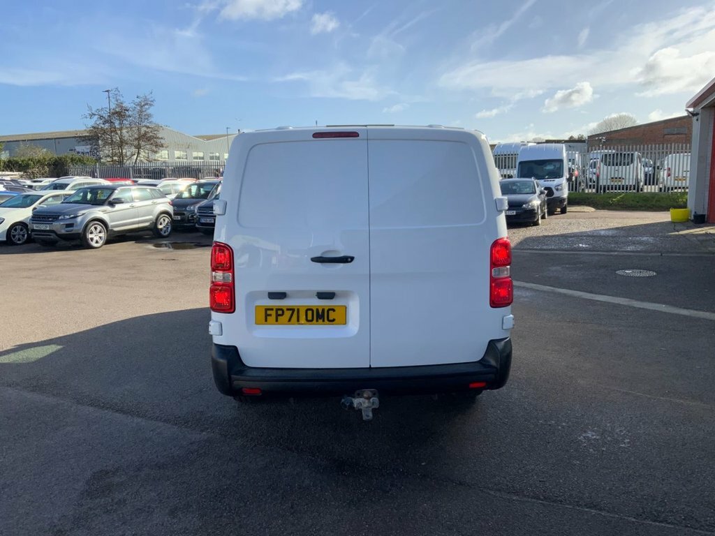 Vauxhall Vivaro 2L Dynamic 6Dr FP71OMC White #4