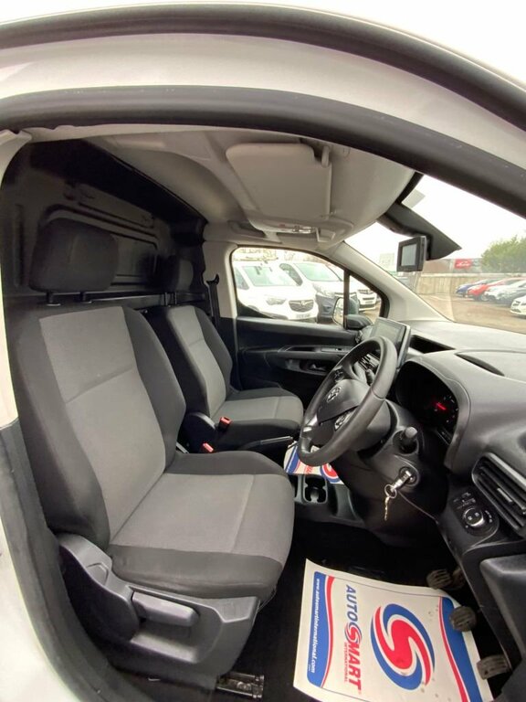 Vauxhall Combo 1.5L Sportive DL20EDJ White #6