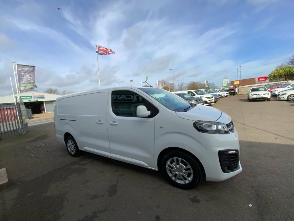 Vauxhall Vivaro 1.5L Sportive DS70HUO White #4