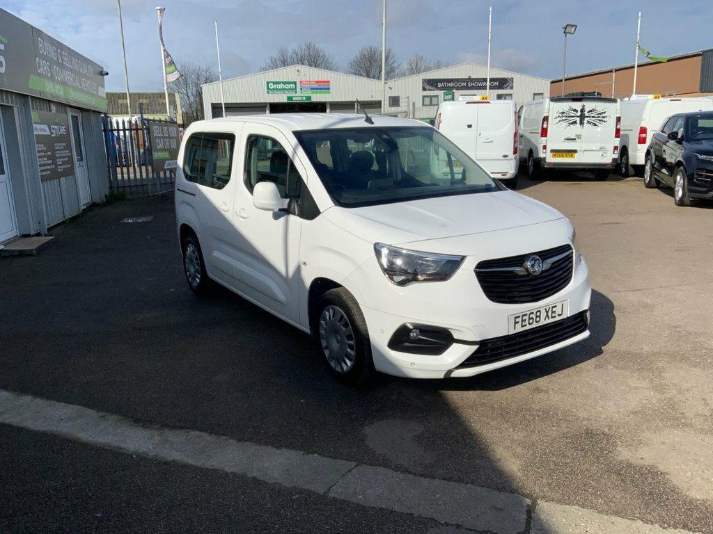 Vauxhall Combo Life 1.5L Energy White #2