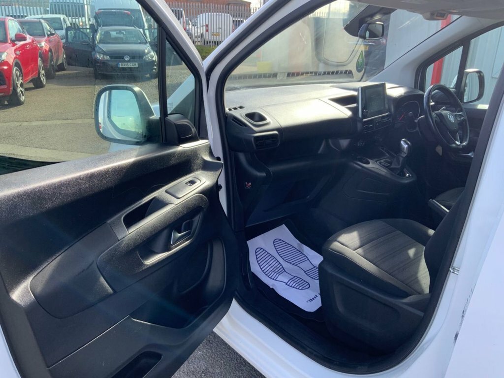 Vauxhall Combo Life 1.5L Energy White #6