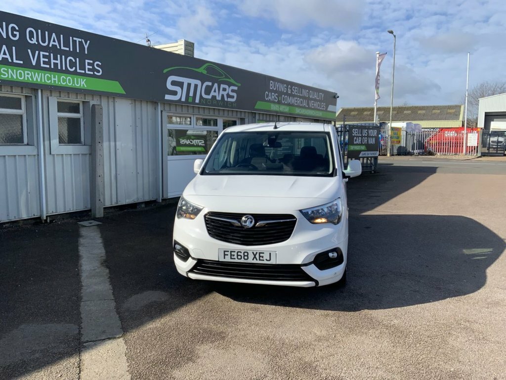 Vauxhall Combo Life 1.5L Energy White #3