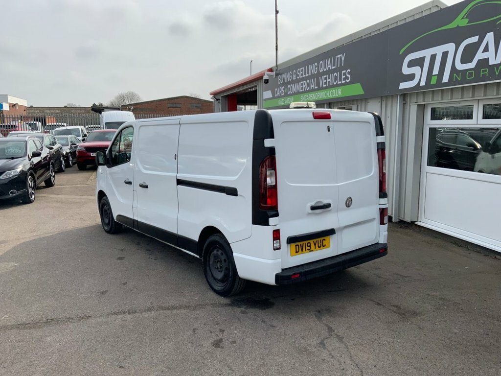 Vauxhall Vivaro 1.6L Sportive DV19YUC White #3