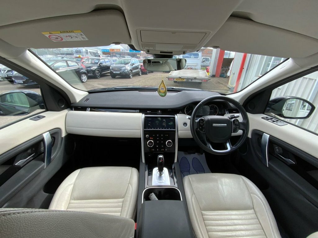 Land Rover Discovery Sport 2L S Black