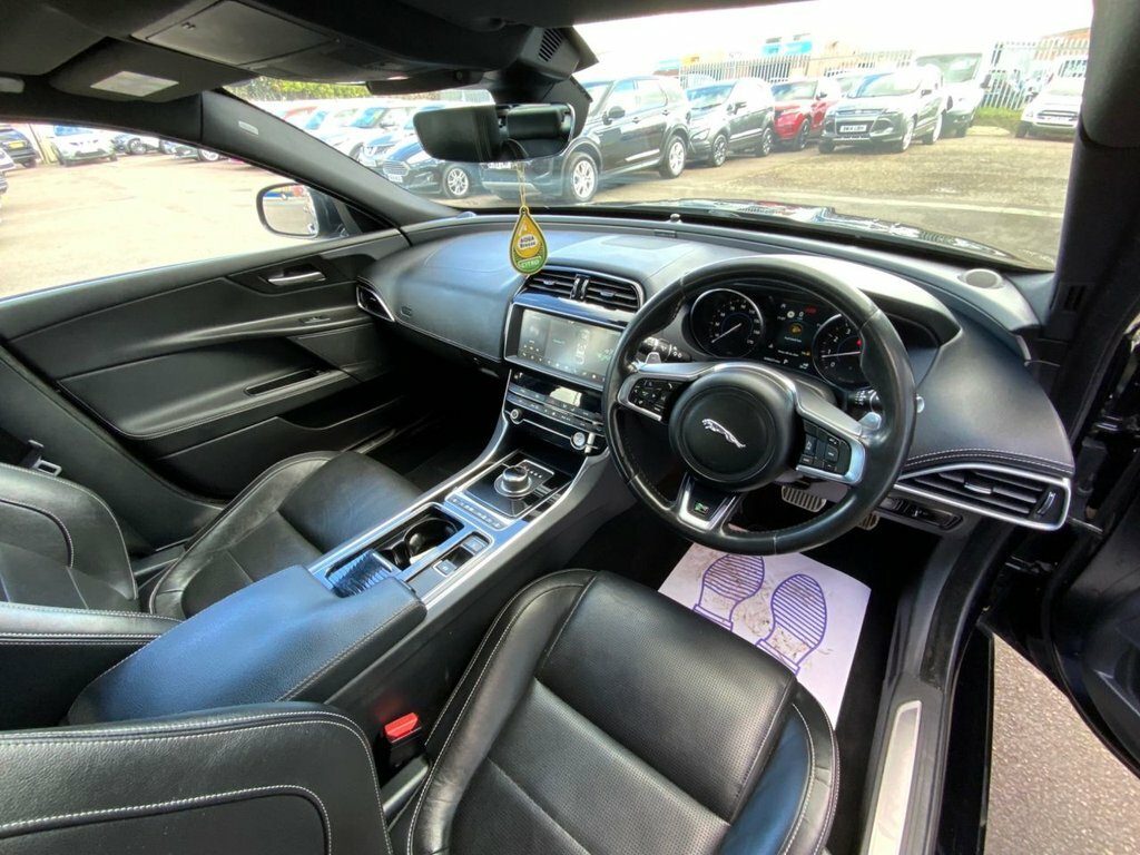 Jaguar XE 2L R-sport BL19LLZ Black #6