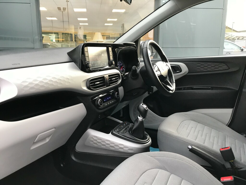 Hyundai I10 1.0 Premium Hatchback Euro 6 S BJ72UBK #2