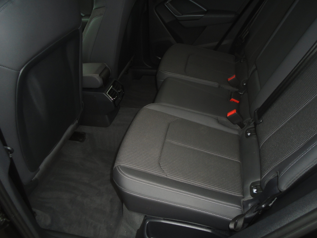 Audi Q3 2.0Tdi 35 S-line Quattro. Black #5