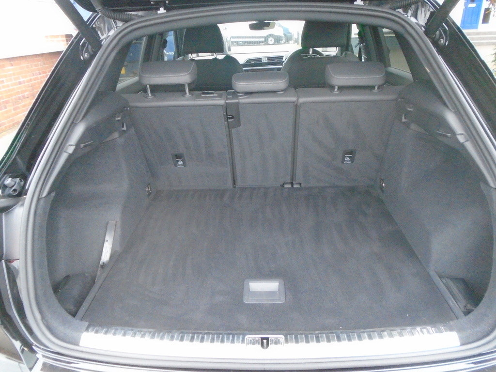 Audi Q3 2.0Tdi 35 S-line Quattro. Black #6
