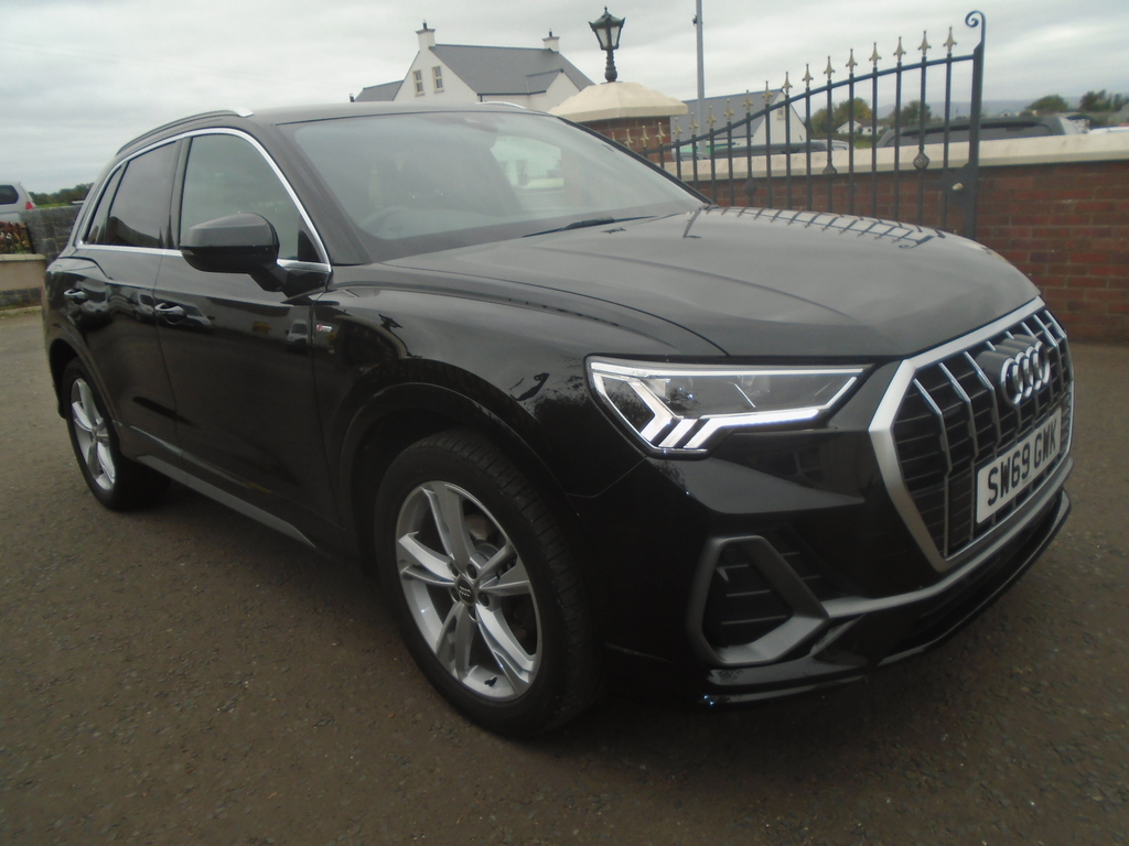 Audi Q3 2.0Tdi 35 S-line Quattro. Black