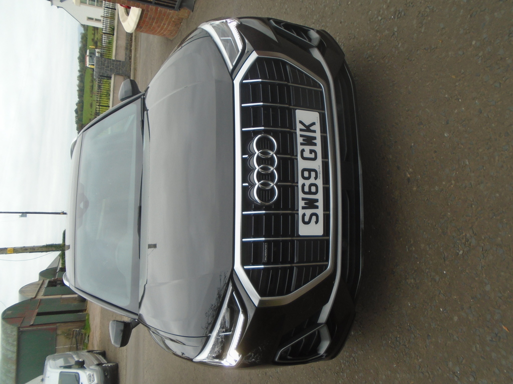 Audi Q3 2.0Tdi 35 S-line Quattro. Black #2