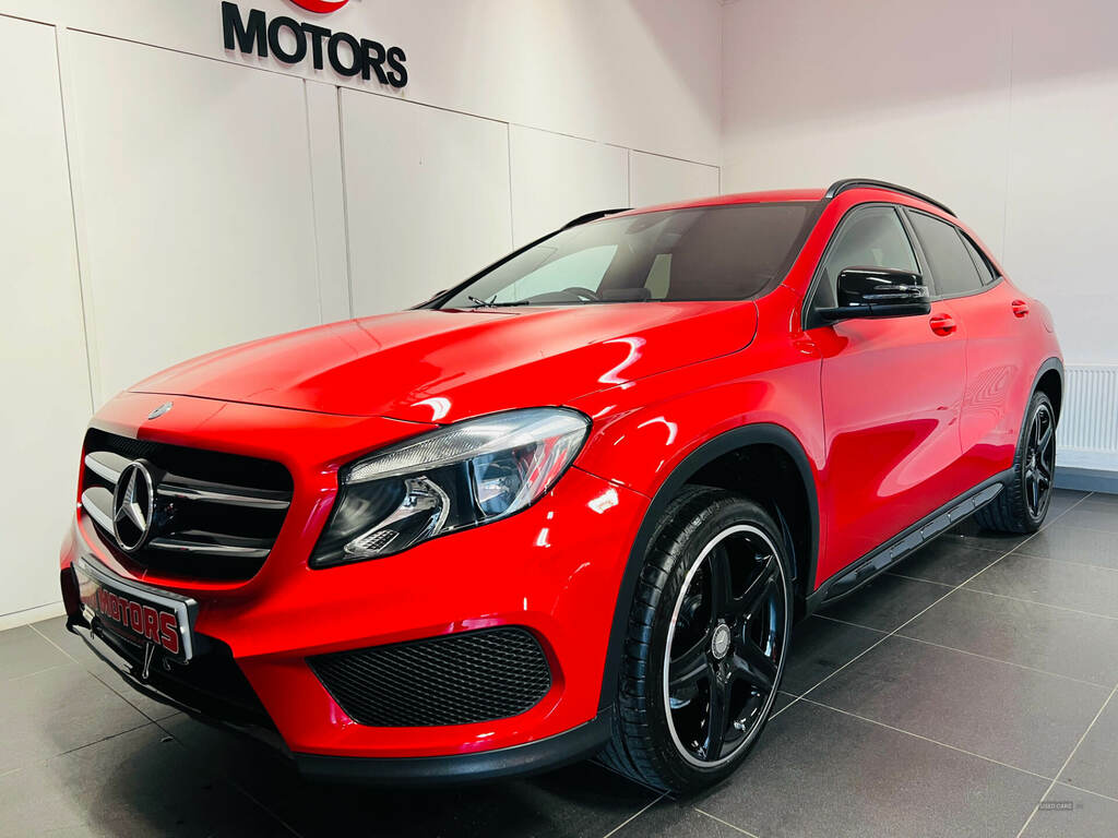 Mercedes-Benz GLA Class Gla 200D Amg Line Red