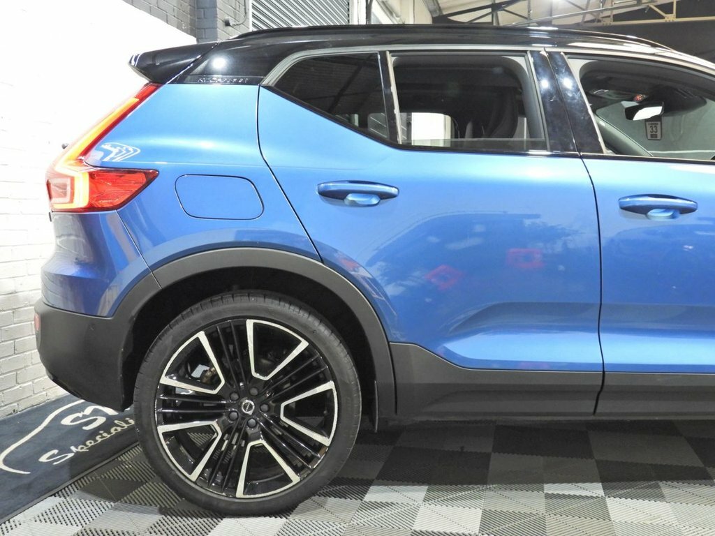 Volvo XC40 1.5L R-design Pro Blue #3