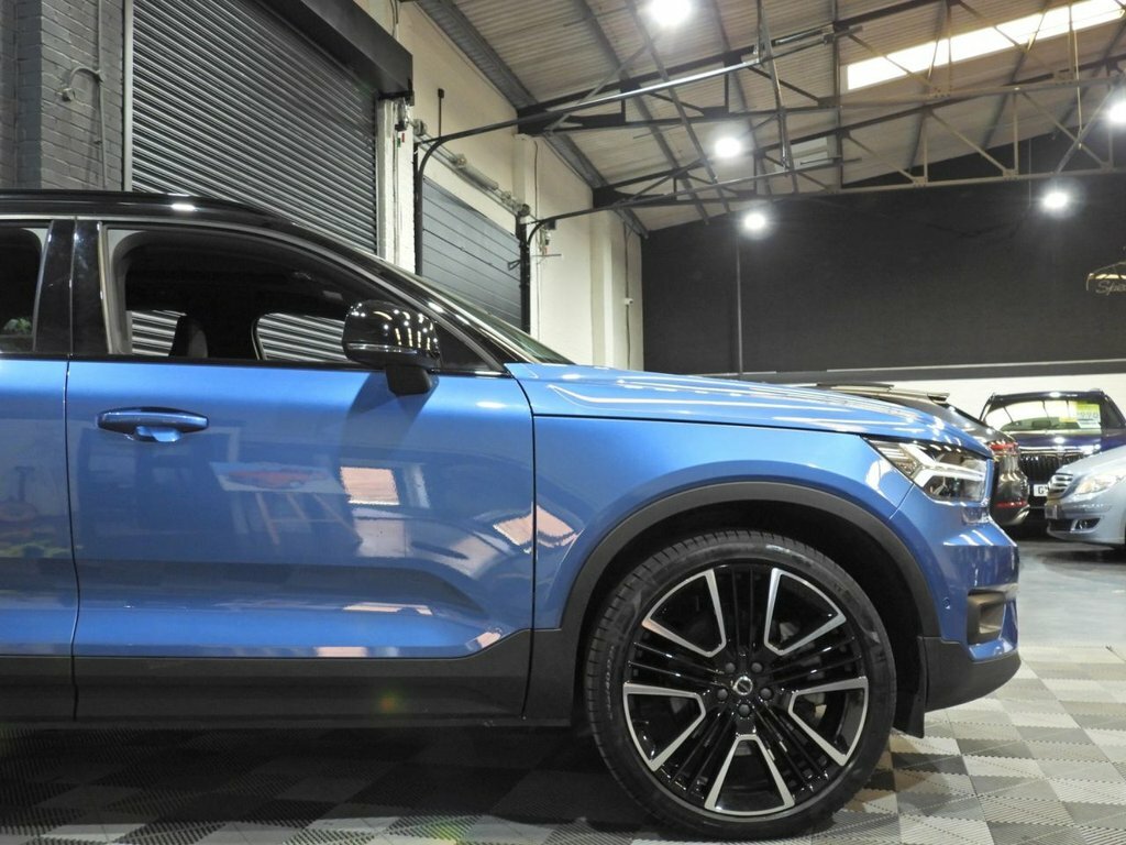 Volvo XC40 1.5L R-design Pro Blue #2