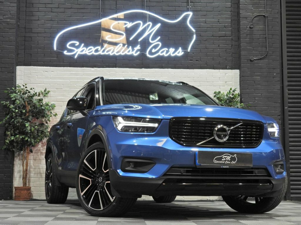 Volvo XC40 1.5L R-design Pro Blue