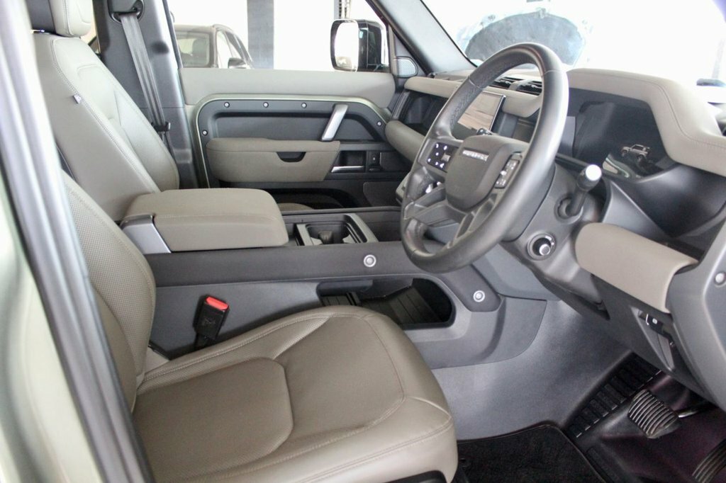 Land Rover Defender 3L X-dynamic Hse YL72XZY Green #3