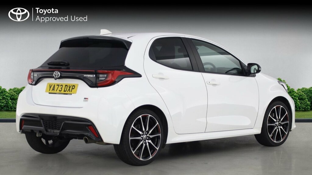 Toyota Yaris 1.5 Vvt-h Gr Sport E-cvt Euro 6 Ss YA73DXP White #2