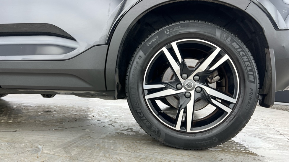 Volvo XC40 R-design, B4 Mild Hybrid NG71DHZ Black #4