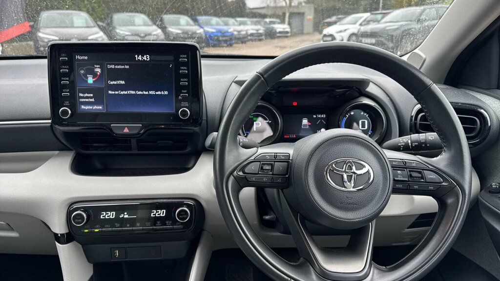 Toyota Yaris 1.5 Vvt-h Excel Hatchback Hybrid E-cvt WJ21PZM Red #6