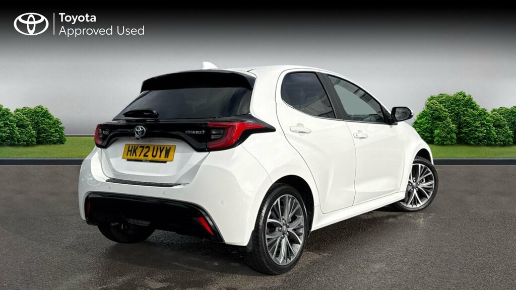 Toyota Yaris 1.5 Vvt-h Excel E-cvt Euro 6 Ss HK72UYW White #2