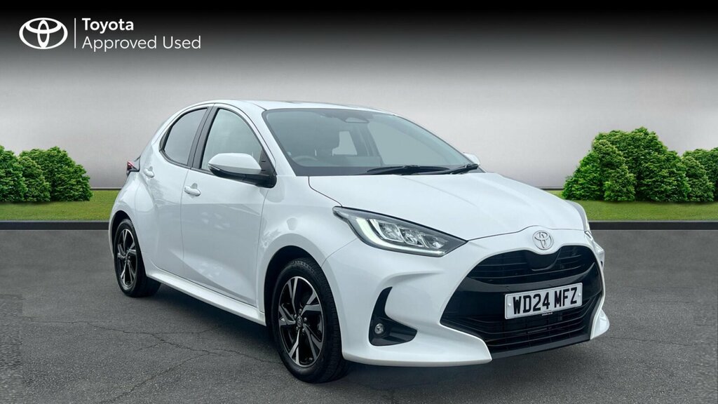 Toyota Yaris 1.5 Vvt-h Design E-cvt Euro 6 Ss White
