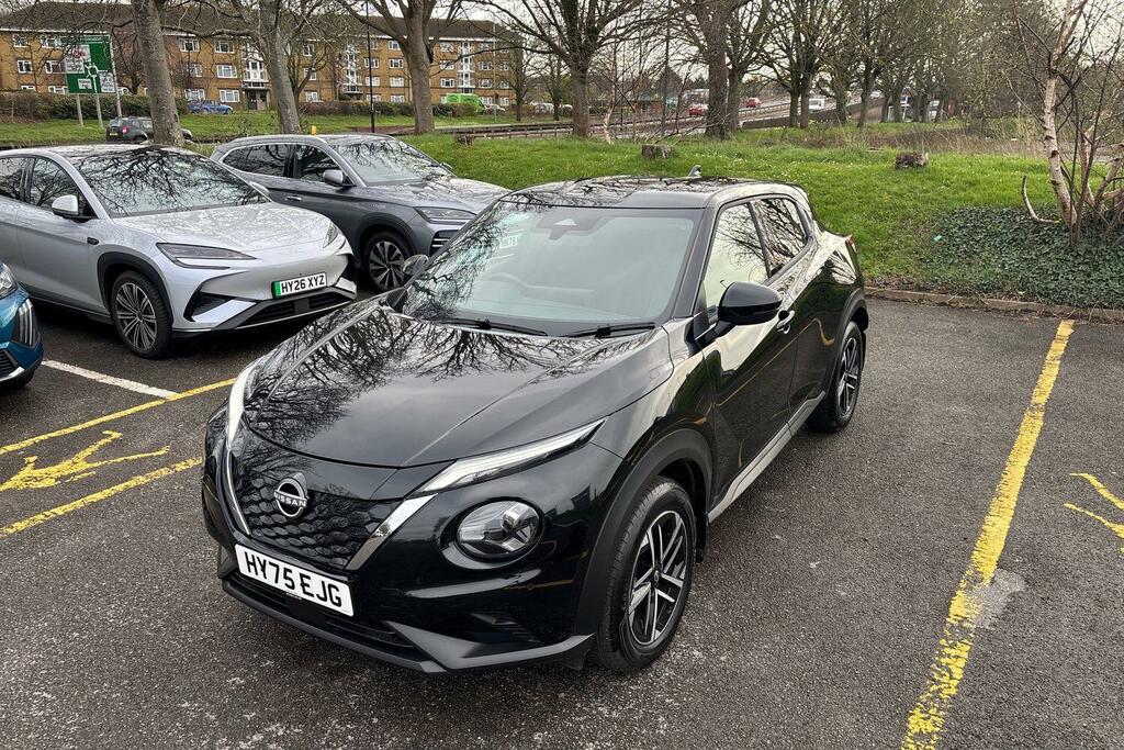 Nissan Juke 1.6 N-connecta Euro 6 HY75EJG Black #3