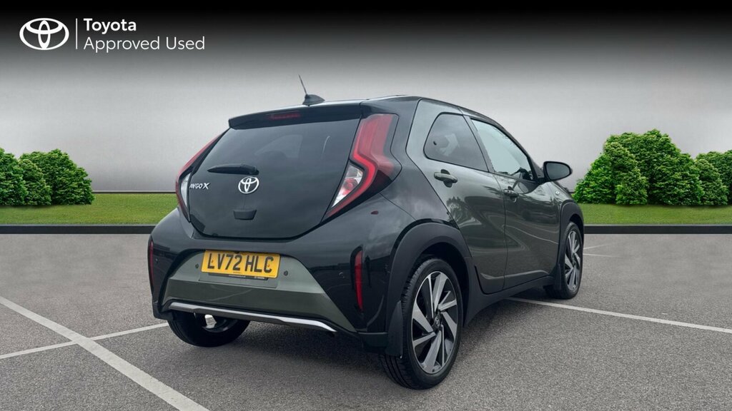 Toyota Aygo X 1.0 Vvt-i Exclusive Hatchback X-shift E LV72HLC Green #2