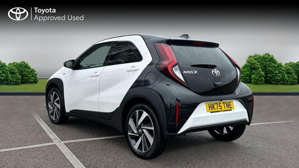 Toyota Aygo X 1.0 Vvt-i Edge Hatchback Euro 6 HK75TNE White #4