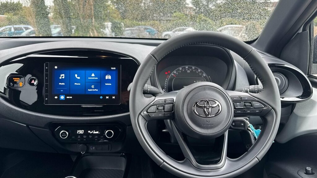Toyota Aygo X 1.0 Vvt-i Edge Hatchback Euro 6 HK75TNE White #5