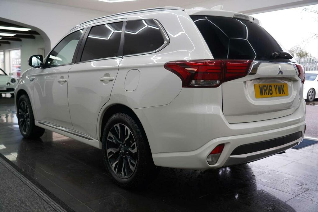 Mitsubishi Outlander Suv 2.0 12Kwh 3H Cvt 4Wd Euro 6 Ss 201818 WR18YWK White #6