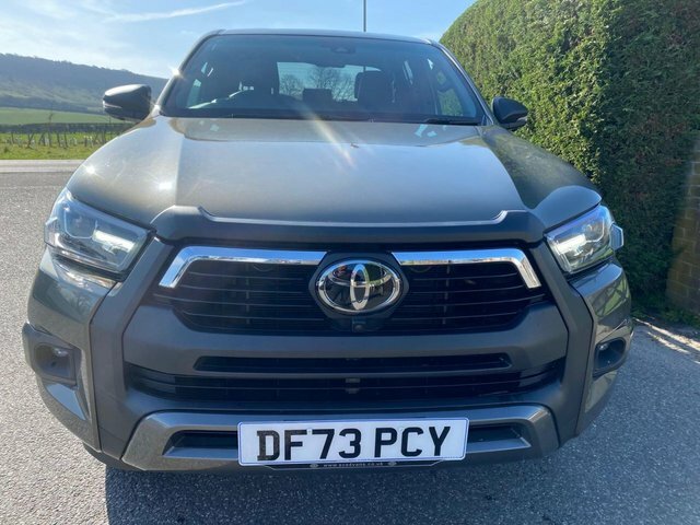 Toyota HILUX Invincible X Double Cab Pick Up 2.8 D-4d 204Bhp Au DF73PCY Brown #2