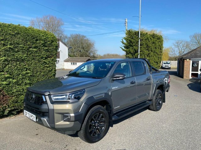 Toyota HILUX Invincible X Double Cab Pick Up 2.8 D-4d 204Bhp Au DF73PCY Brown #3