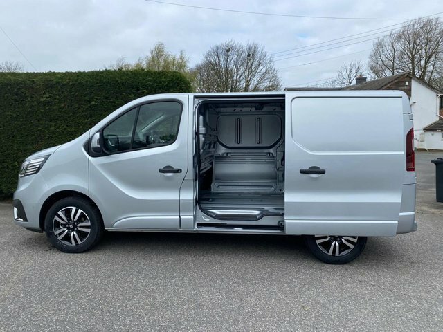 Renault Trafic Sl30 Extra Sport L1 Swb 2.0 Dci 150Ps MV26OLE Silver #5