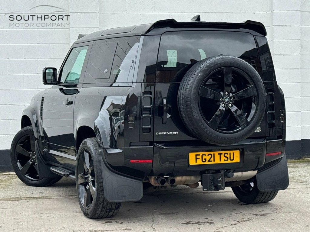 Land Rover Defender 3L Se FG21TSU Black #4