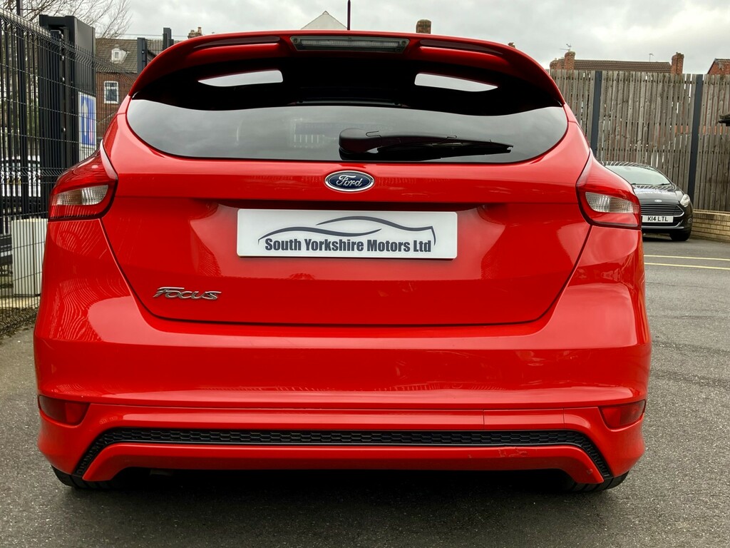 Ford Focus Hatchback 1.5 Tdci Zetec S 2015 VA64USH Red #6
