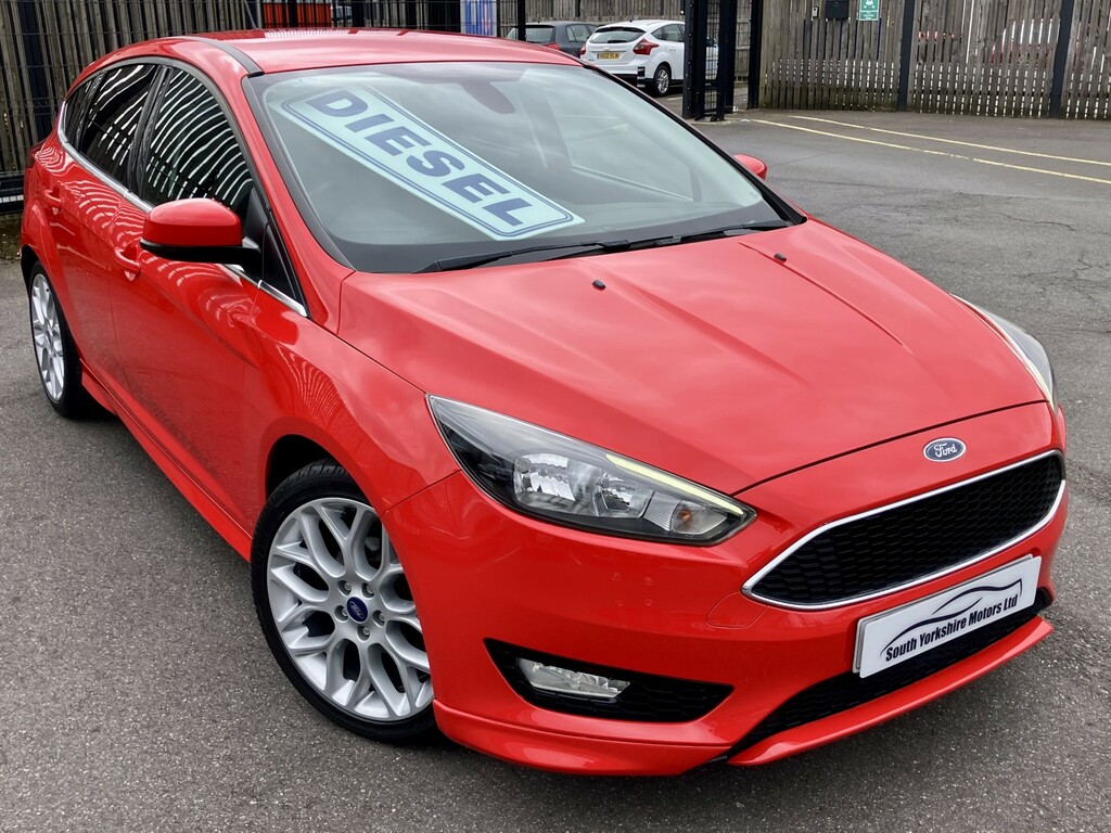Ford Focus Hatchback 1.5 Tdci Zetec S 2015 VA64USH Red #2