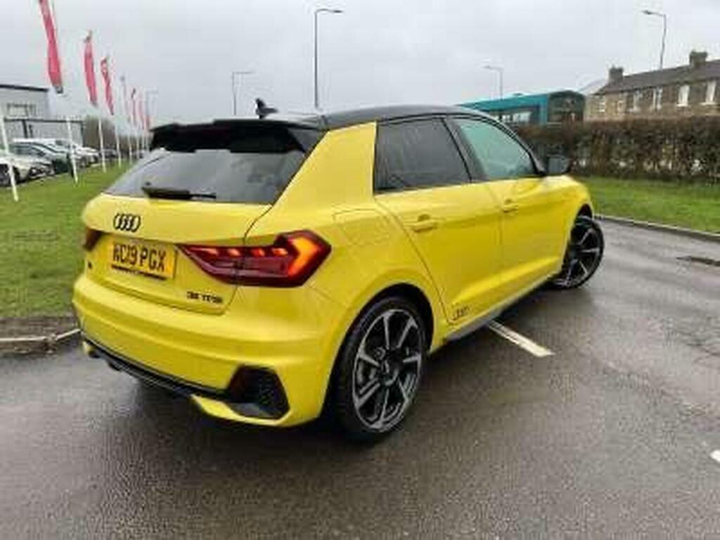 Audi A1 Hatchback 1.5 Tfsi 35 S Line Contrast Edition Spor T26JAK Yellow #4