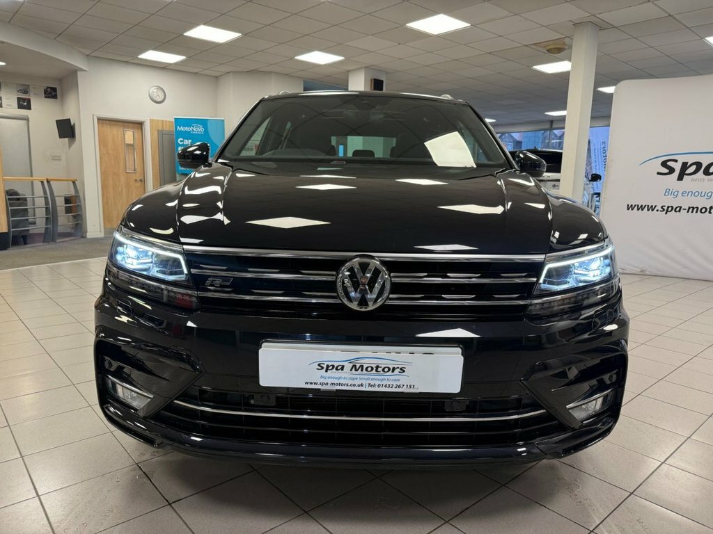 Volkswagen Tiguan 2L R-line DF17YUO Black #2