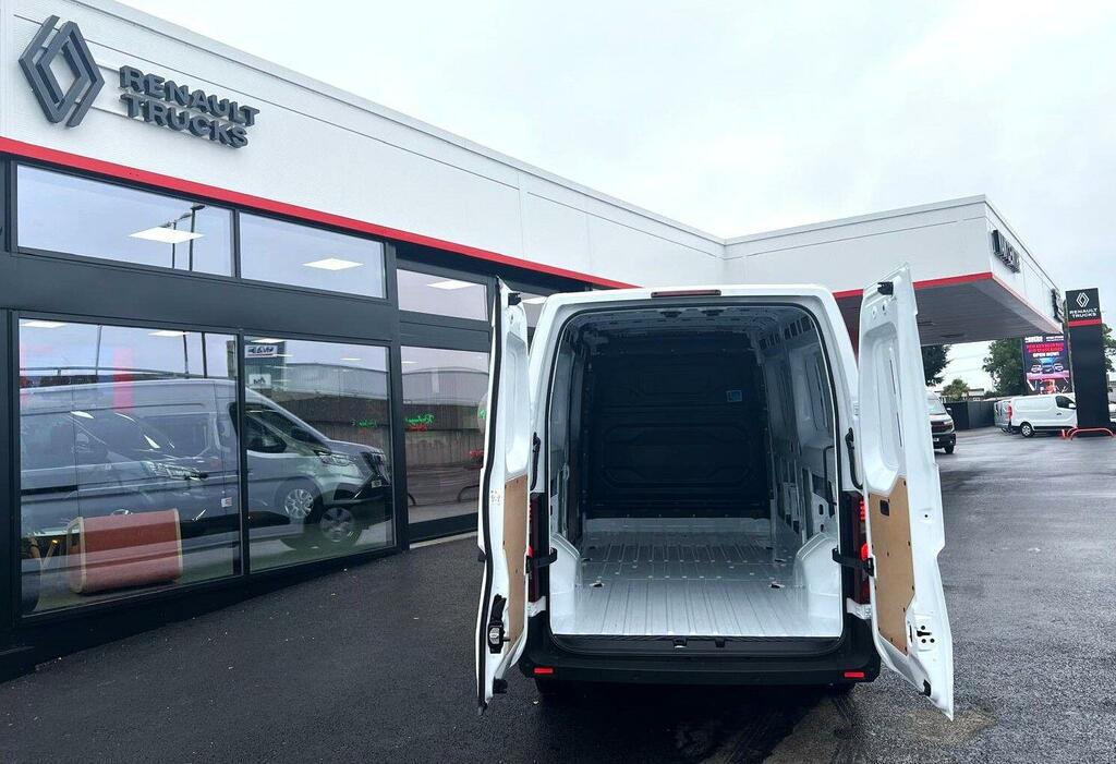 Renault Master Master Red Van 3T5 E6e - L3h2  White #6
