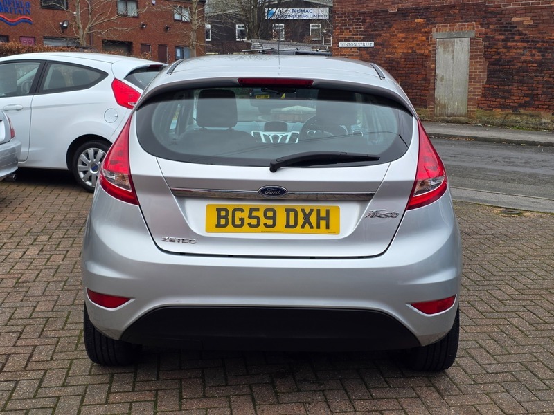 Ford Fiesta Zetec Silver #6