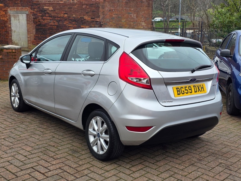 Ford Fiesta Zetec Silver #5
