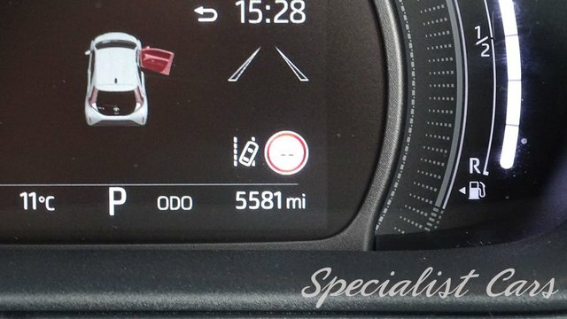 Toyota Aygo X Vvt-i Edge Hatchback AK24PWX White #2