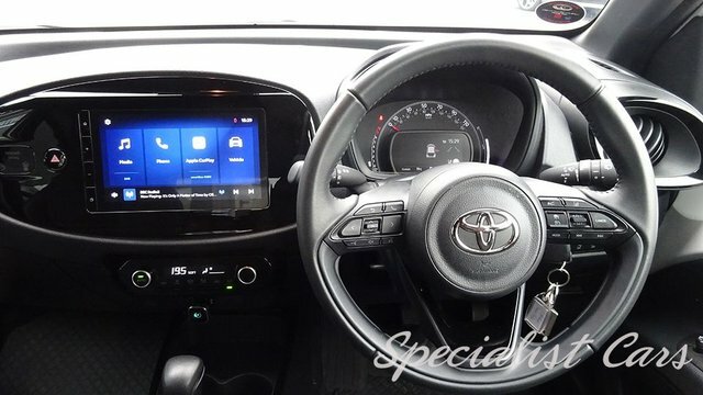 Toyota Aygo X Vvt-i Edge Hatchback AK24PWX White #6